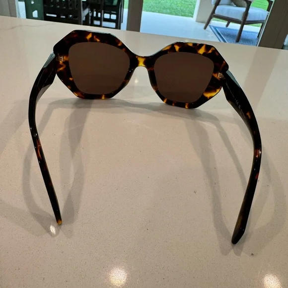 Authentic Prada polarized Sunglasses - Picture 5 of 7